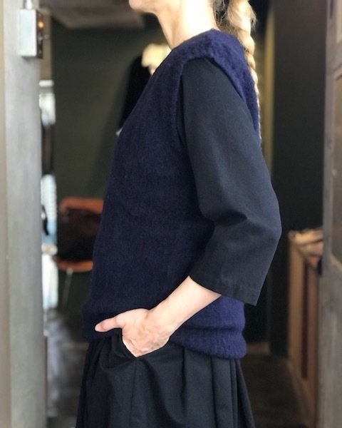 ワンピース と ベストの季節_d0364239_18381400.jpg