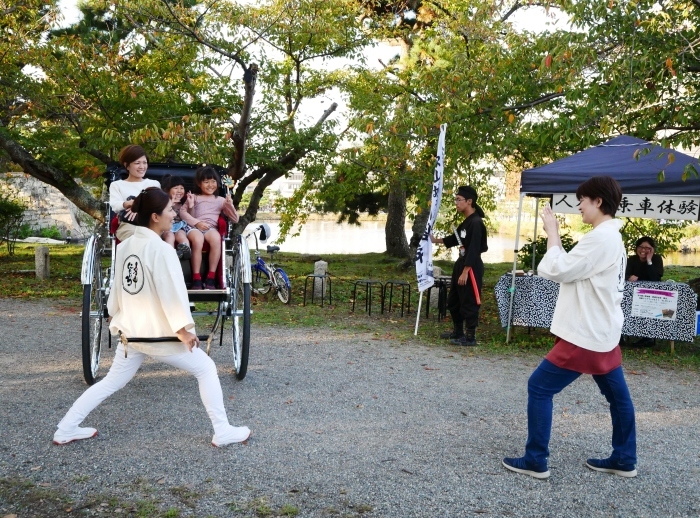 和歌山城で人力車の乗車体験　　２０１８-１０-１８　００：００_b0093754_20560152.jpg