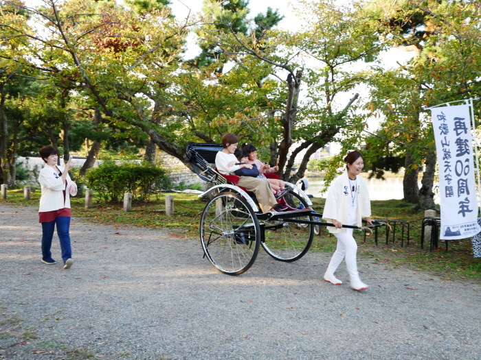 和歌山城で人力車の乗車体験　　２０１８-１０-１８　００：００_b0093754_20580903.jpg