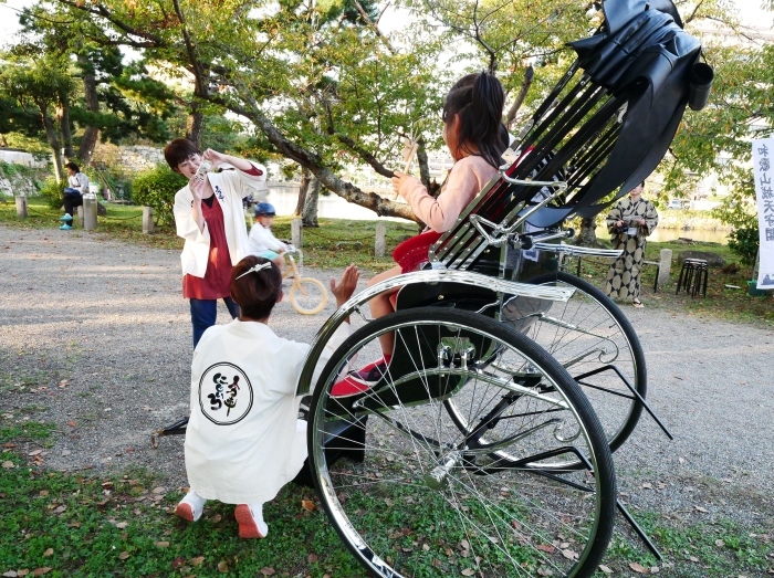 和歌山城で人力車の乗車体験　　２０１８-１０-１８　００：００_b0093754_20582387.jpg