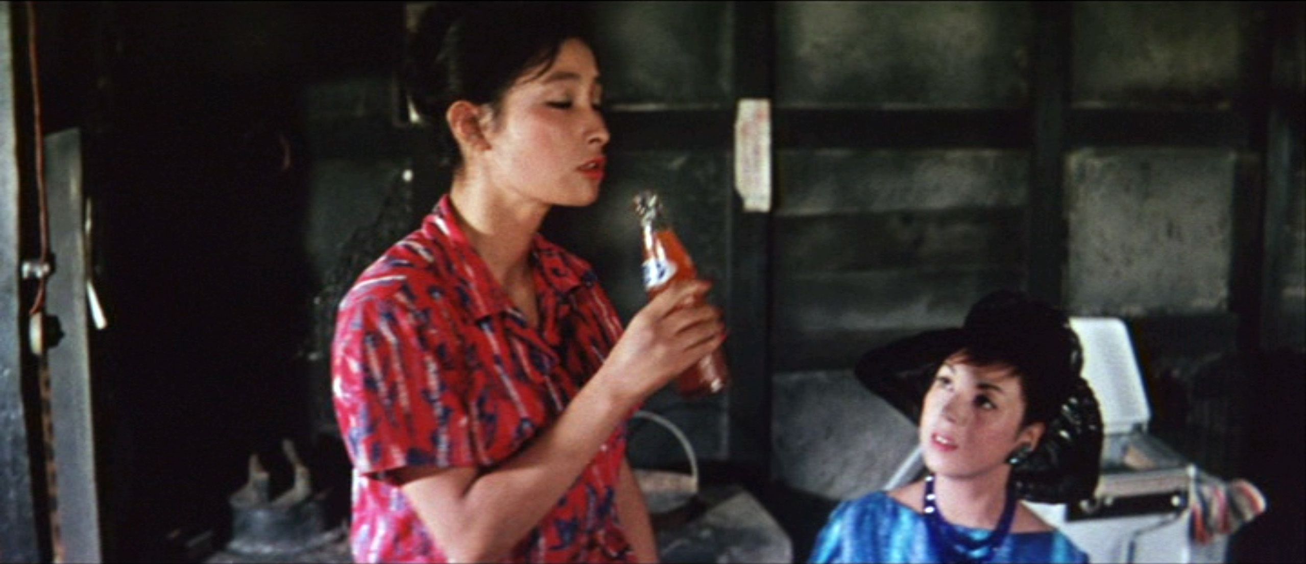 江波杏子（Kyoko Enami）「足にさわった女」（1960）大胆にも其の壱_e0042361_13092575.jpg