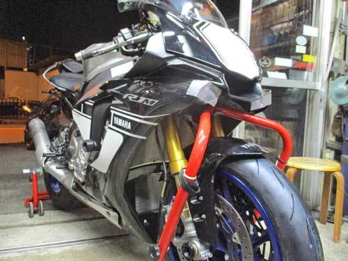 昨日はノンビ～リと切削加工からのK5サン号 YZF-R1Mをタイヤ交換♪_c0086965_17162945.jpg