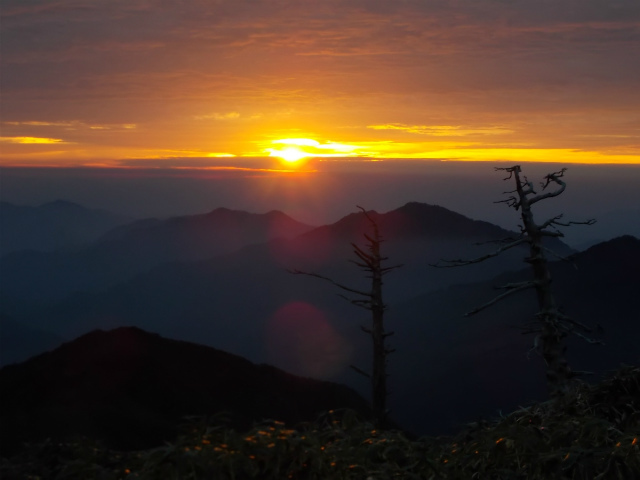 2018.10.15～16　次郎笈1930ｍ～剣山1955ｍ～一ノ森1879ｍ～槍戸山1820ｍ_c0219866_17314606.jpg