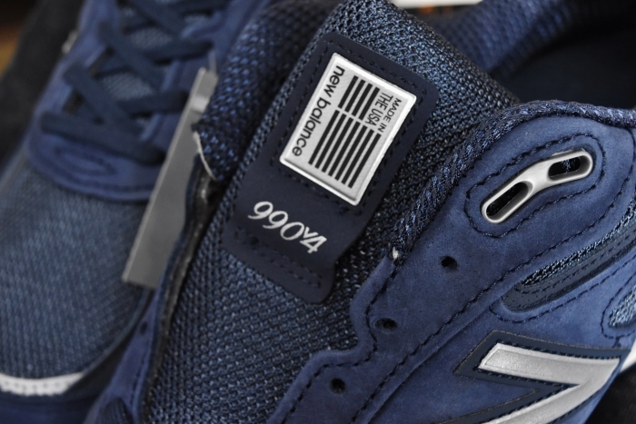 newbalance (MADE IN USA) M990 V4 久々の入荷です(^^♪_d0152280_14201067.jpg
