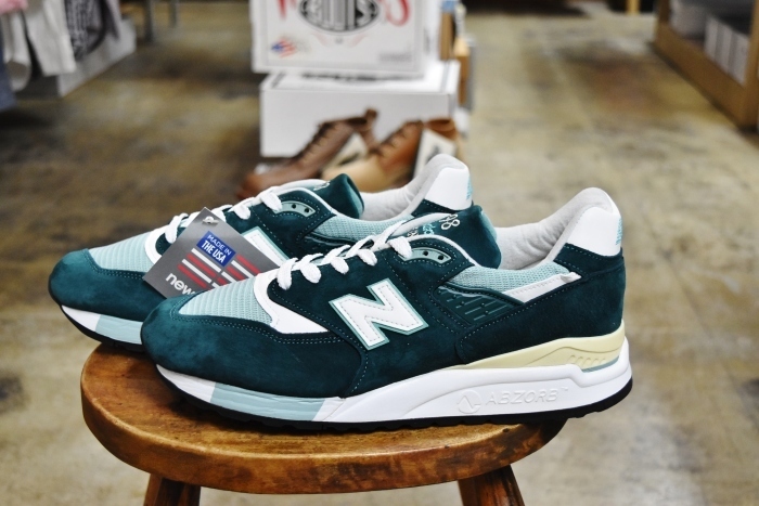 newbalance　(MADE IN USA)　　M990 V4 久々の入荷です(^^♪_d0152280_14403632.jpg