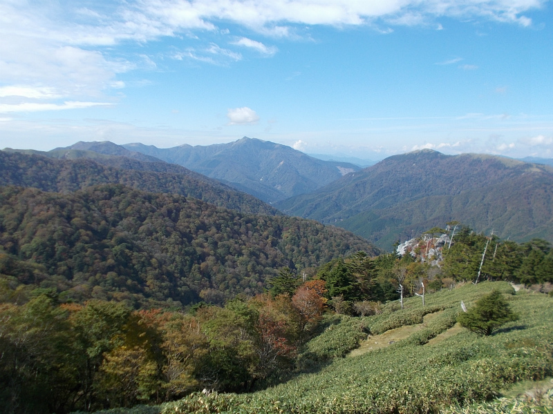 2018.10.15～16　次郎笈1930ｍ～剣山1955ｍ～一ノ森1879ｍ～槍戸山1820ｍ_c0219866_08305591.jpg