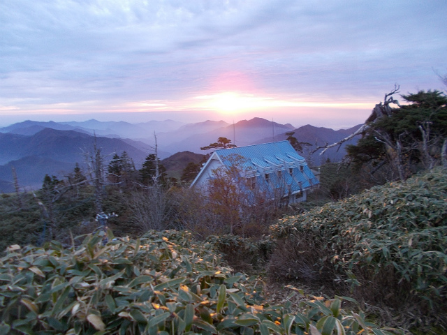 2018.10.15～16　次郎笈1930ｍ～剣山1955ｍ～一ノ森1879ｍ～槍戸山1820ｍ_c0219866_10093012.jpg