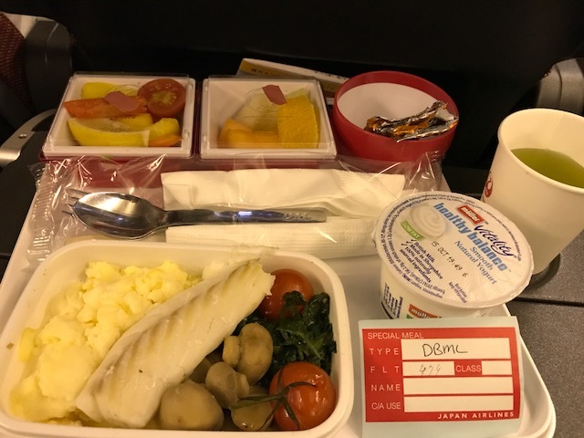 けっこう良いかも?機内食リクエスト_a0054076_21112405.jpg