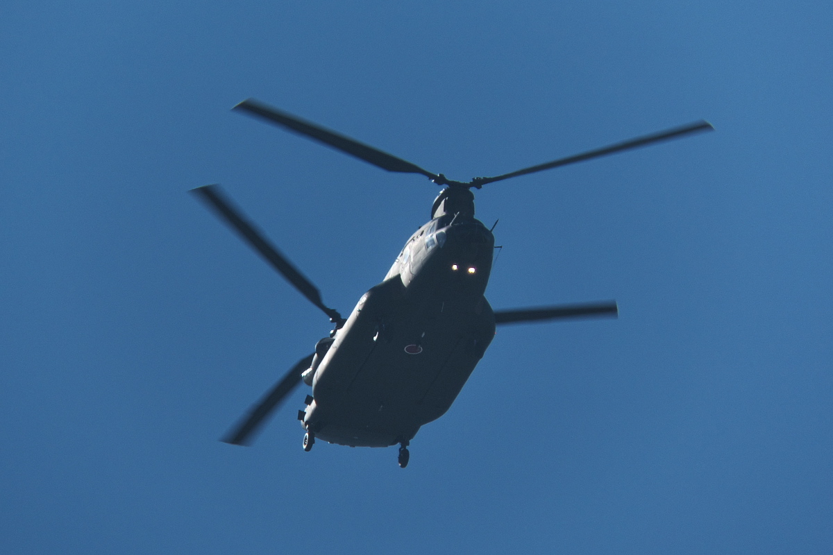 2018観閲式狂騒曲（その1）～訓練飛行に向かうヘリ大編隊が自宅上空を通過～_d0137627_19521930.jpg