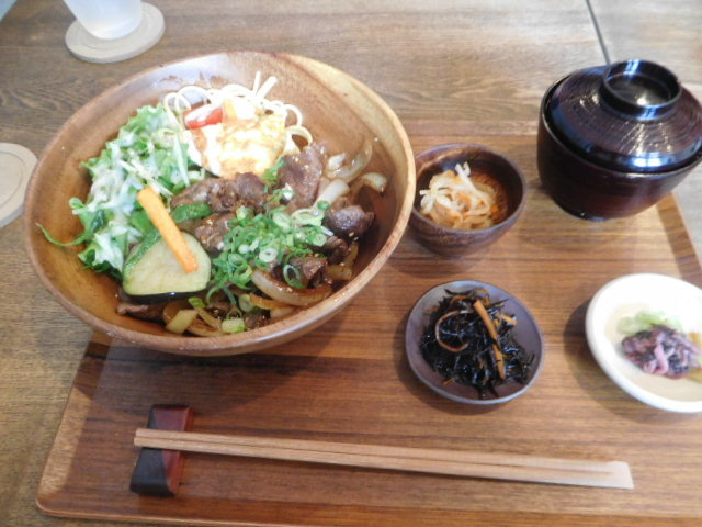 肉洋食オオタケ  おすすめ赤身ステーキセット_d0106134_07355606.jpg