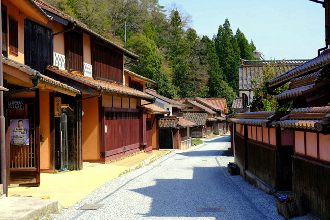 「岡山・備中高梁　吹屋地区ベンガラの赤い街並み」_a0000029_11280732.jpg