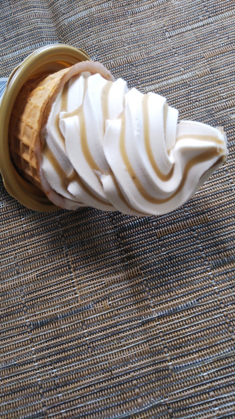 ウチカフェ 和栗ワッフルコーン_f0076001_0112125.jpg