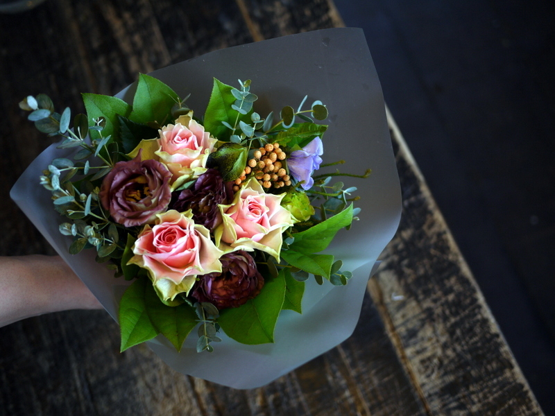 お母様のお誕生日に花束。「小さめのお花中心に」。2018/10/21。_b0171193_23340064.jpg