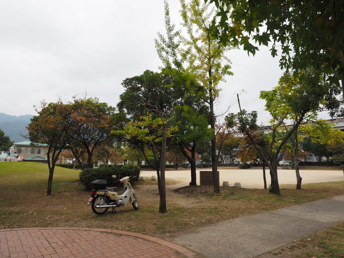 佐伯区民文化センター&五日市中央公園_c0116915_00190457.jpg