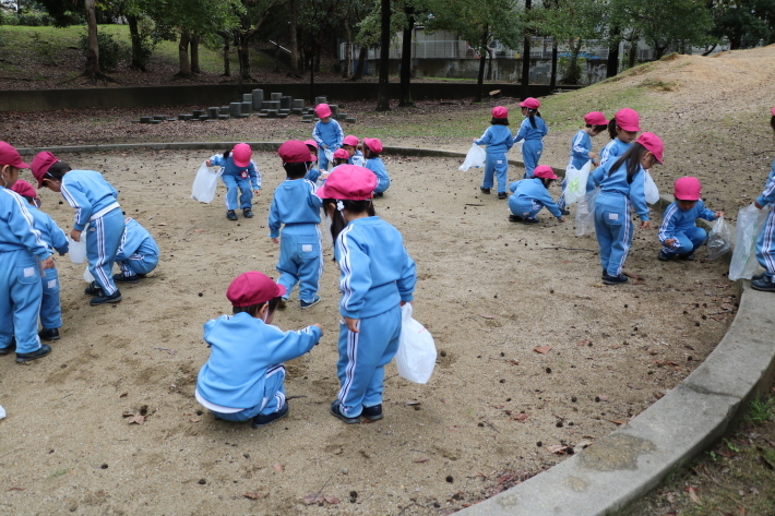 りんご・年少組　城山公園へ行きました_b0277979_15394631.jpg