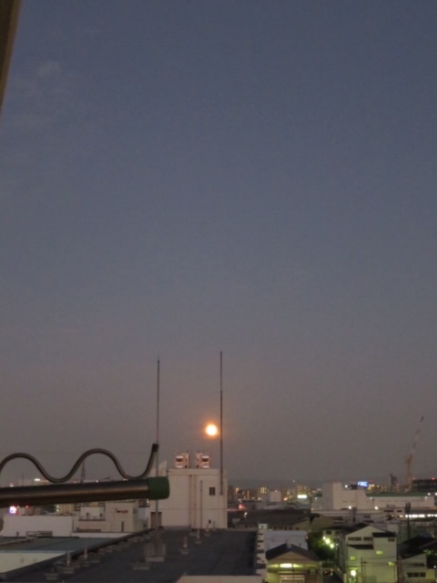 お月様_f0204295_18123496.jpg