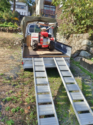 駐車場は今年最後の草刈り作業をしました_c0336902_21294470.jpg