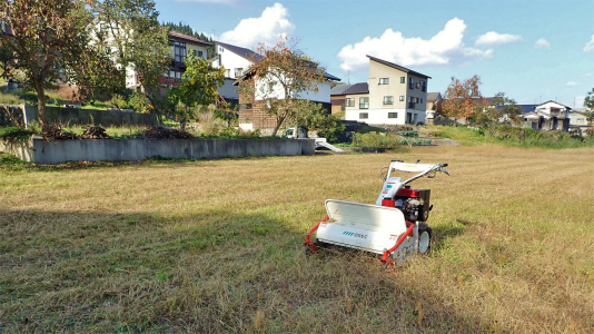 駐車場は今年最後の草刈り作業をしました_c0336902_21295512.jpg