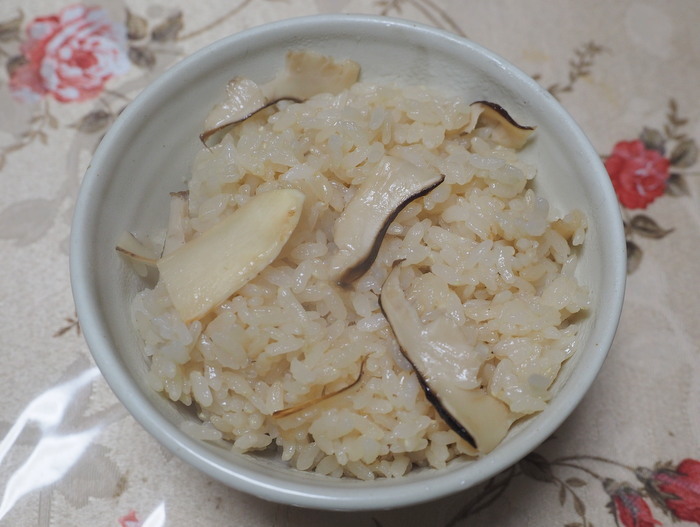 今日の松茸と松茸ご飯_c0116915_22144857.jpg