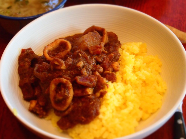 今日の昼ごはん：ヤリイカと大根のカレー。_f0217617_17331142.jpg