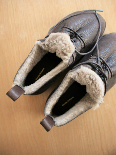 Hender Scheme mouton lace / choco : 『Bumpkins putting on airs』
