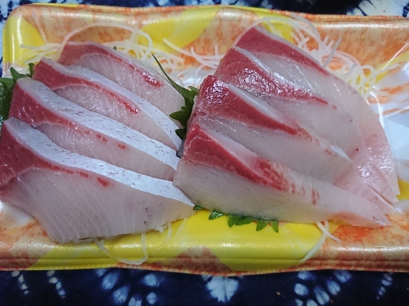 10/28 サッポロクラシック富良野VINTAGE2018 & 菊正宗酒造 きもと樽酒 with 鰤刺し + 素干しほたるいか_b0042308_08234261.jpg