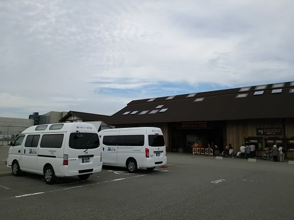 今月3回目の動物王国_b0329603_12250515.jpg