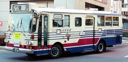 山梨交通 いすゞK-CDM410 +川重_e0030537_23384809.jpg