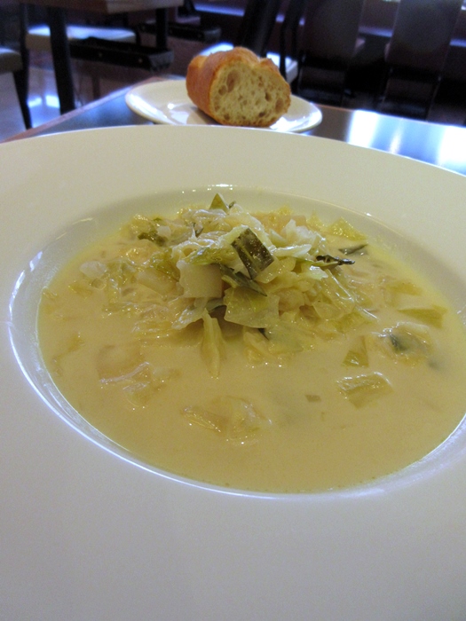 【Cafe Troisgros】美味しいランチ【小田急新宿本店】パンとデリ_b0009849_16102570.jpg