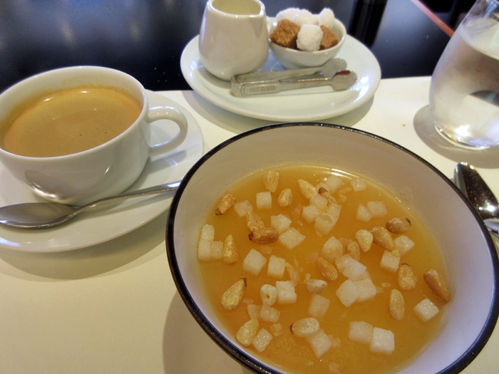 【Cafe Troisgros】美味しいランチ【小田急新宿本店】パンとデリ_b0009849_16175342.jpg