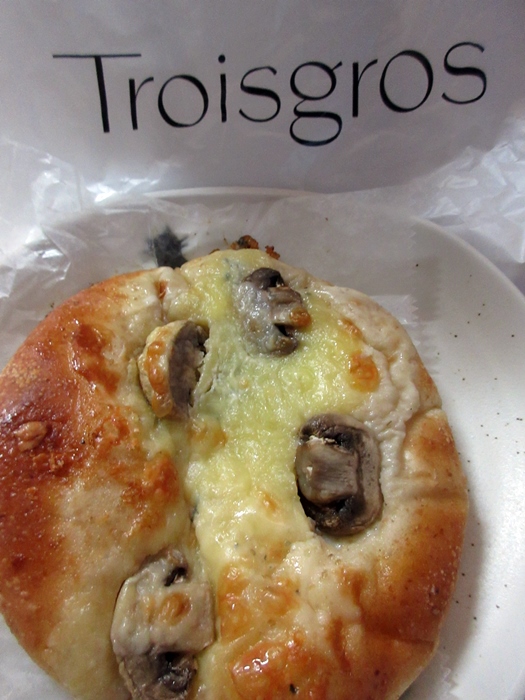 【Cafe Troisgros】美味しいランチ【小田急新宿本店】パンとデリ_b0009849_16253456.jpg