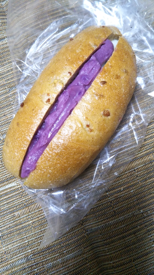 カリンベーグル 紫芋サンド_f0076001_22462163.jpg