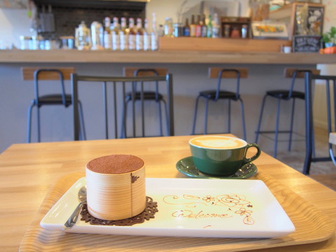 曲げわっぱ入りティラミス:S.witch cafe(秋田県大館市)_b0147224_2027201.jpg