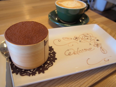 曲げわっぱ入りティラミス:S.witch cafe(秋田県大館市)_b0147224_20313637.jpg