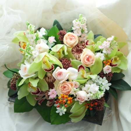 お母様へのお誕生日のお花 パレスホテルの卒花嫁様より 一会 ウエディングの花