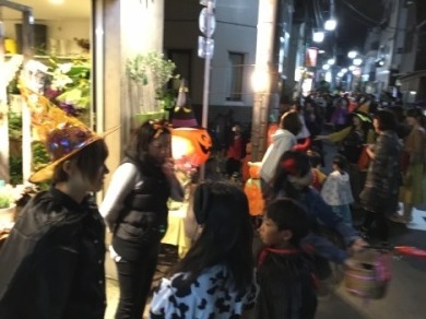 上原仲通り商店街のハロウィン_d0029716_21383573.jpeg