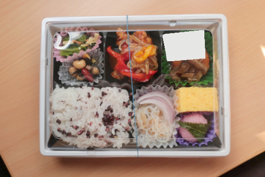 【11/1～】ほっともっと　華・幕の内弁当　490円【480Kcal】_d0386118_20563914.jpg