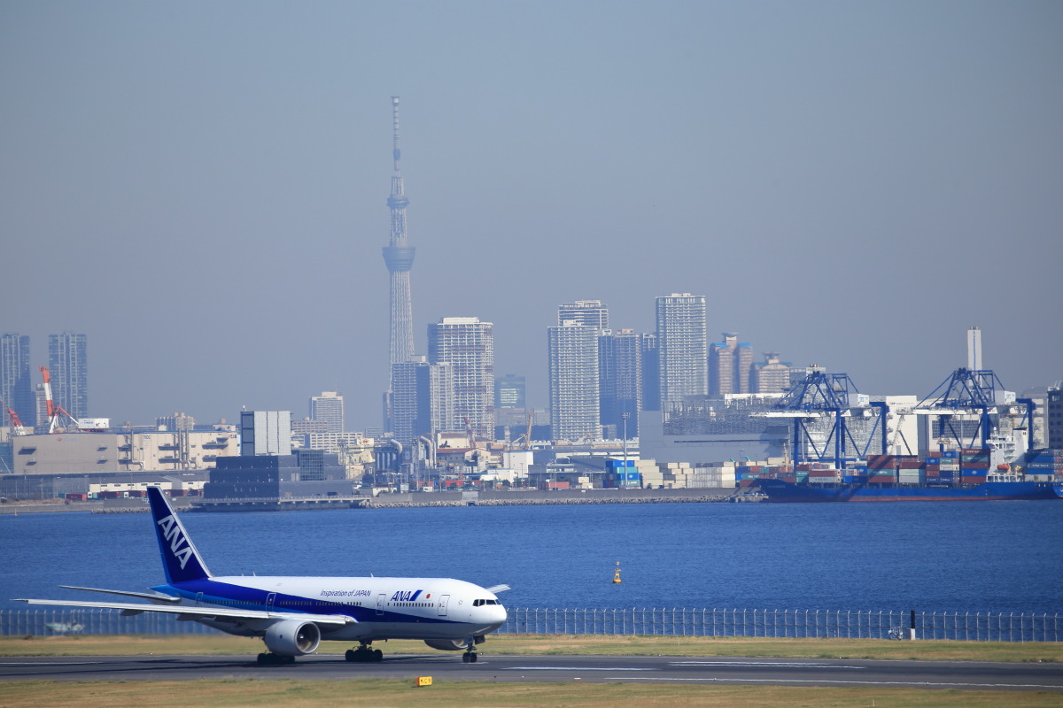 全てをつめこんで 羽田空港 自由な空と雲と気まぐれと From 旭川空港