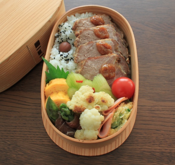 塩麹味噌漬け肉弁当_d0362654_22150605.jpg