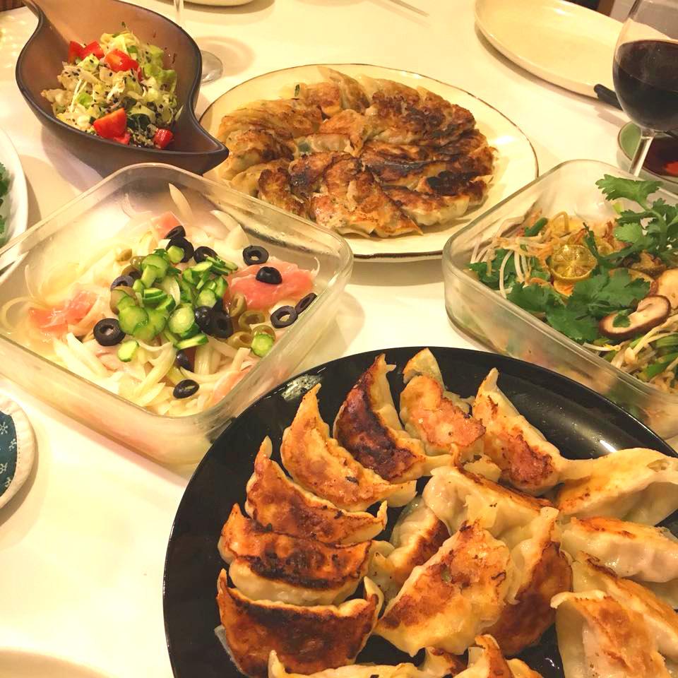 餃子パーティ Mayumin S Rose Garden Table 小さな秘密の花園で