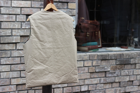 「orSLow」上質な素材で作られた\"COTTON SHELL VEST\"ご紹介_f0191324_08300515.jpg