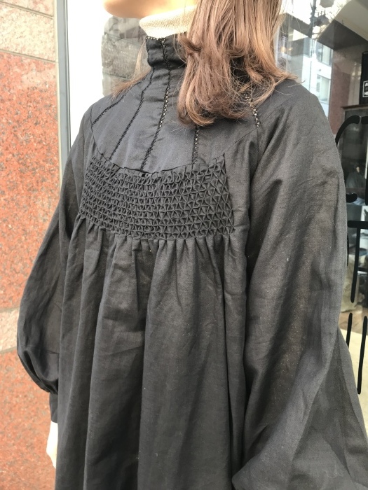 リネンスモッキングハイネックオペラワンピース Sapporo Staff Blog