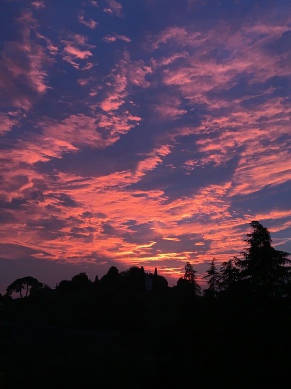 イタリアですごい夕焼けに遭遇_c0365017_04020751.jpg