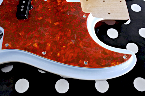オーダーものを含むGuitarとBass・7種の塗装が完了!_e0053731_17492080.jpg