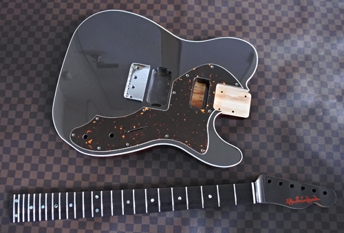 オーダーものを含むGuitarとBass・7種の塗装が完了!_e0053731_17505515.jpg