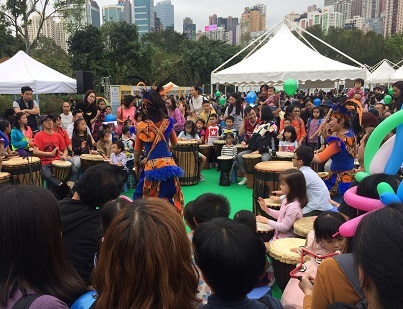 今週末は地下鉄が子供料金に！そしてオズの魔法使いもやってくる！☆Arts In The Park in Causeway Bay_f0371533_23193998.jpg