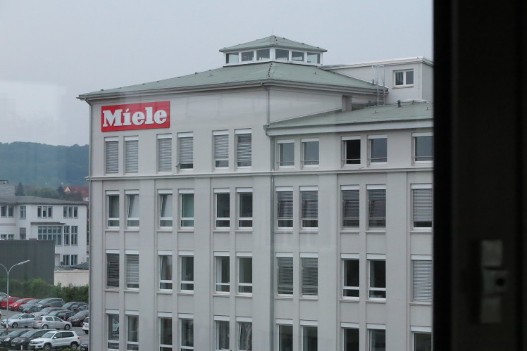 Mieleドイツ本社/工場見学&IFA2018視察研修へ④_c0156359_09593105.jpg