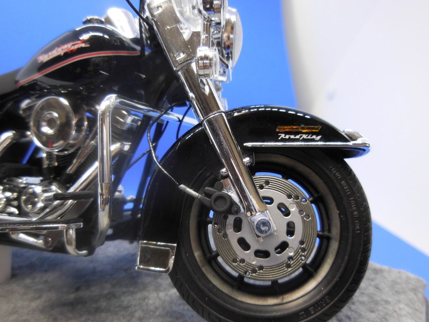 1：12 ハーレーロードキング ファイアファイター HARLEY-DAVIDSON Road King Firefighter (2012-2013) Specs