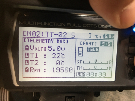 タミヤ Li-Fe LF2200-6.6VとNi-Cd RACING PACK 1600SPの比較