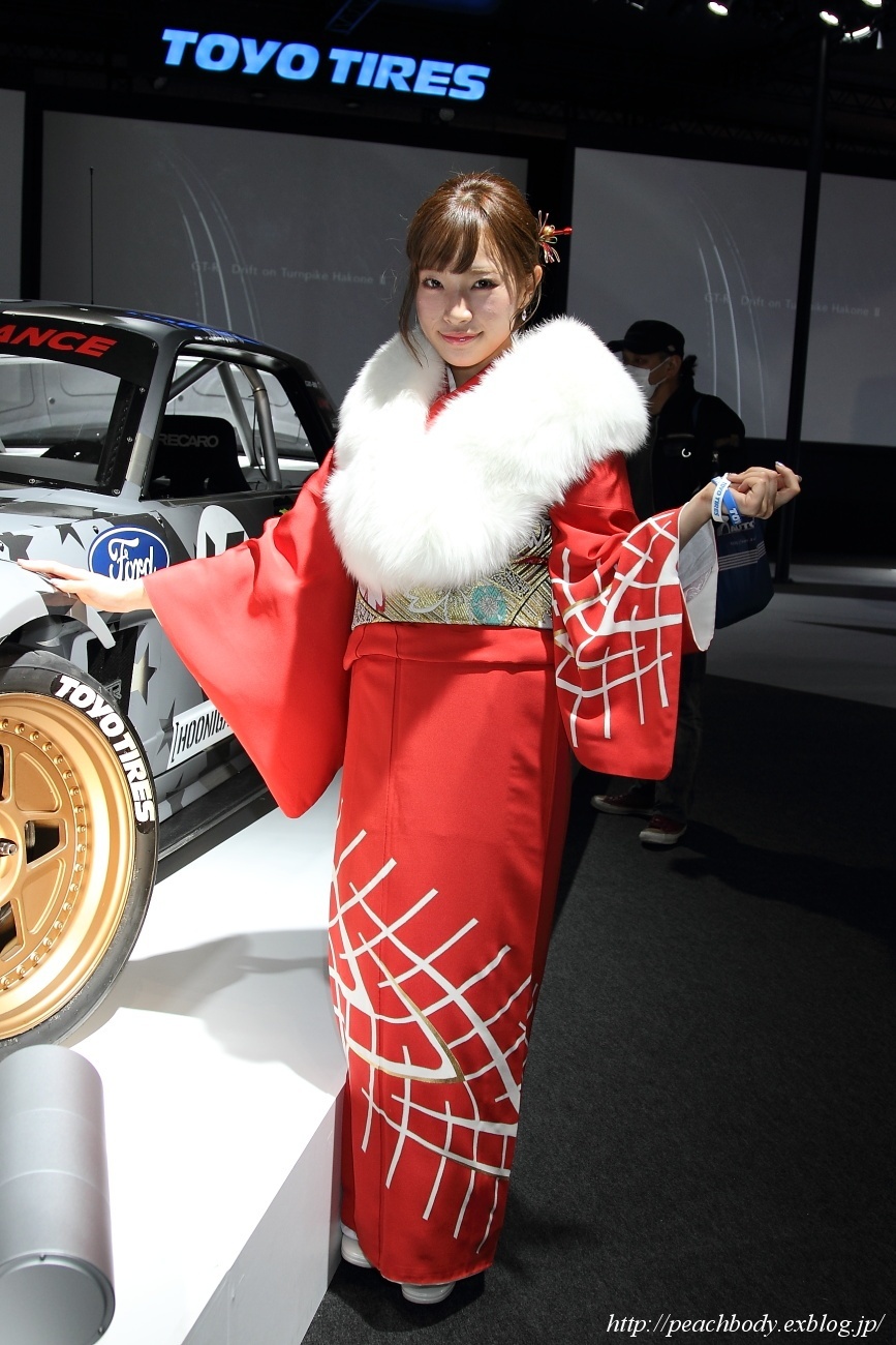 日比ゆり さん（TOYO TIRES ブース）_c0215885_22581559.jpg